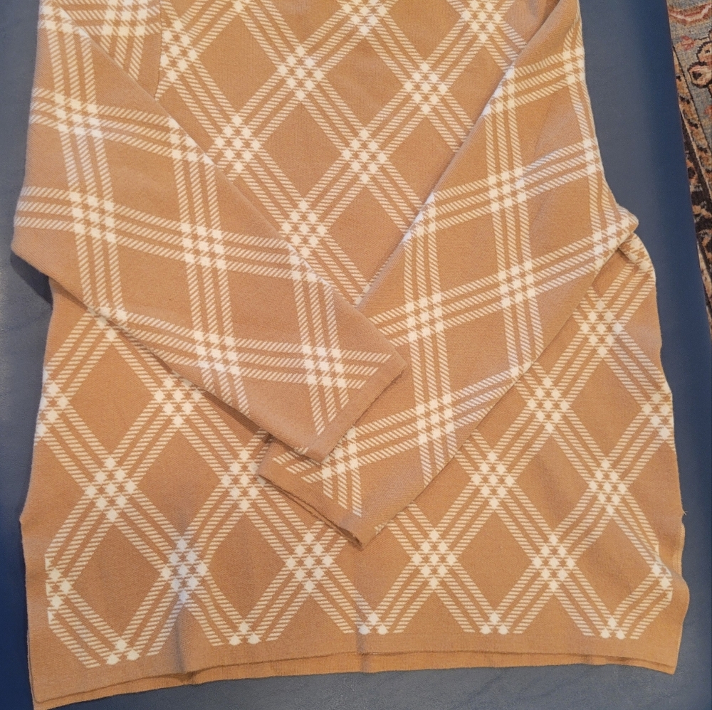 Sweater - Picture 2 of 5